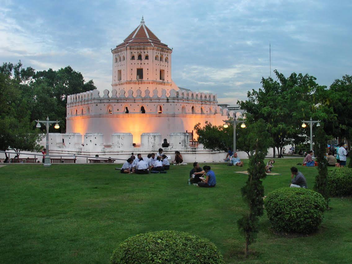 Baan Chanasongkram Бангкок Экстерьер фото
